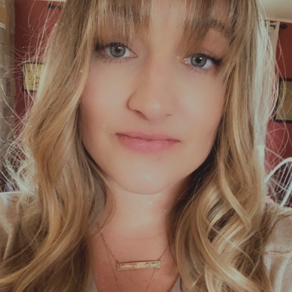 Meet your Posher, Stephanie